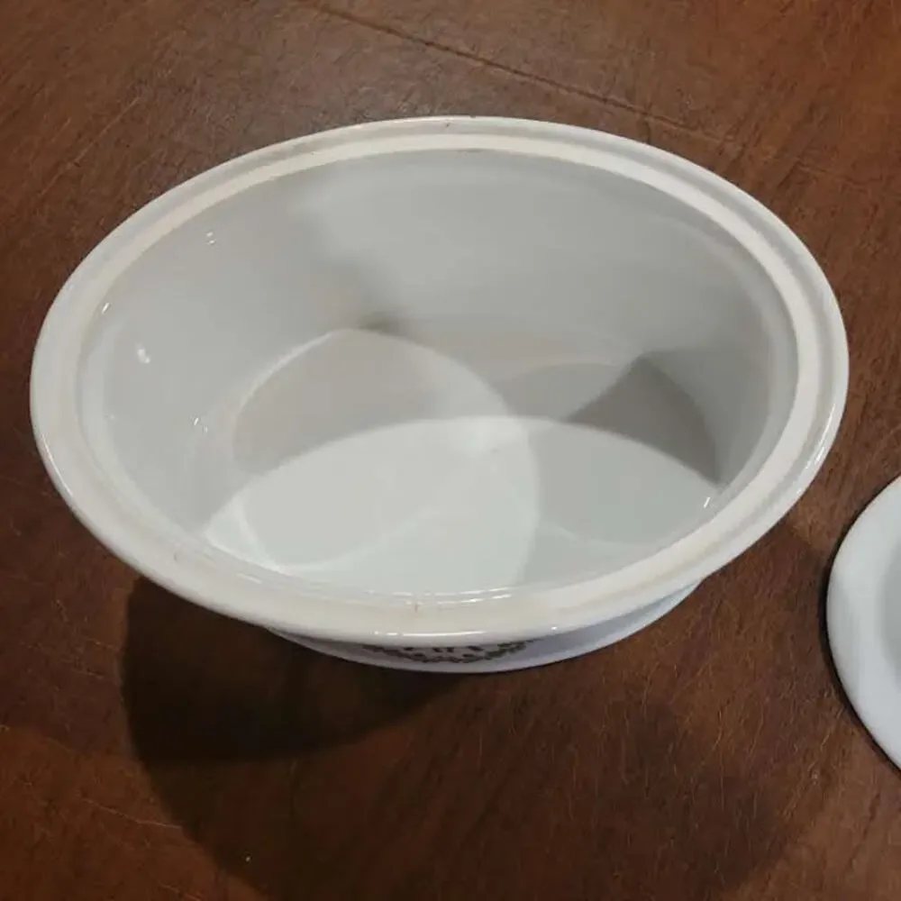 Porcelaine d'Auteuil Chambord 2 Qtr Oval Covered Casserole France Le Lapins Hare